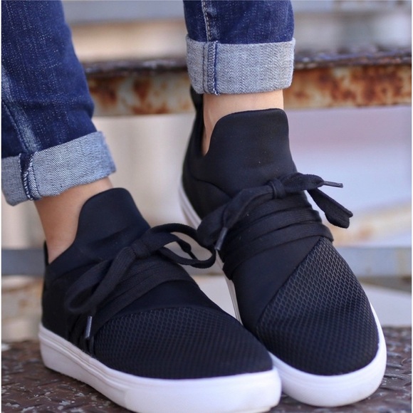Steve Madden Lancer Sneaker - Picture 1 of 7